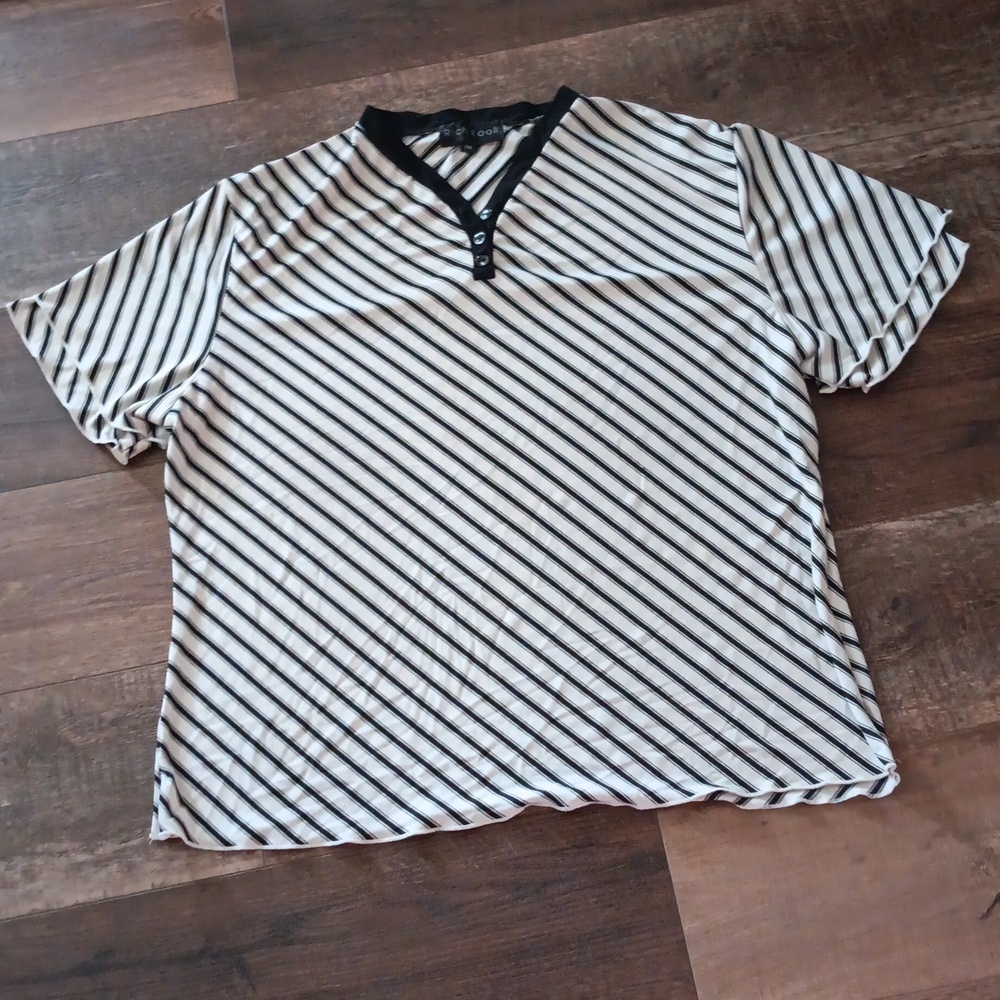 ✨️3/10$✨️Striped top‎